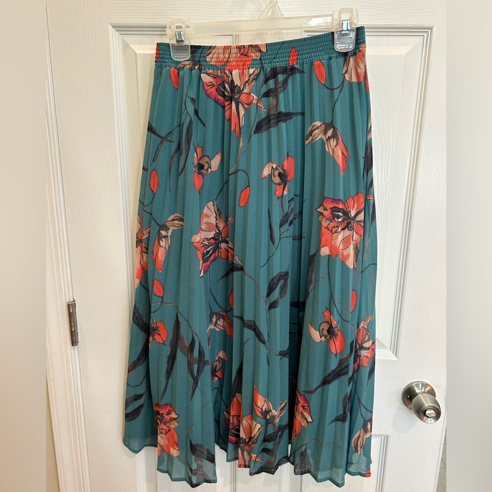 A New Day Pleated Floral Midi Skirt